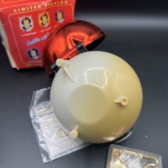 pokemon ball with gold card Charizard Lightning / / Card Text Poke Ball - SWSH146 -